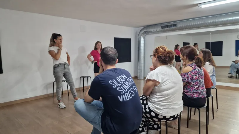 teatro improvisado en malaga formacion para adultos