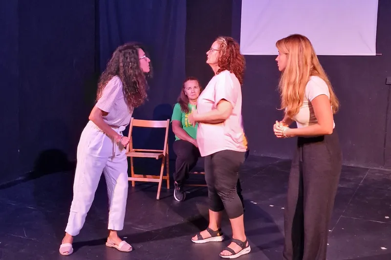 formacion para adultos cursos de teatro en malaga