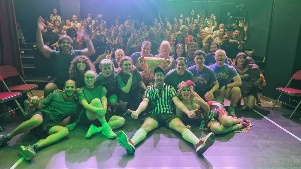 cursos de teatro improvisado largo