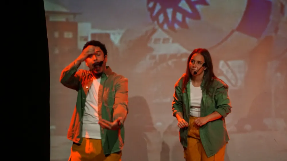 teatro improvisado estatus escénico